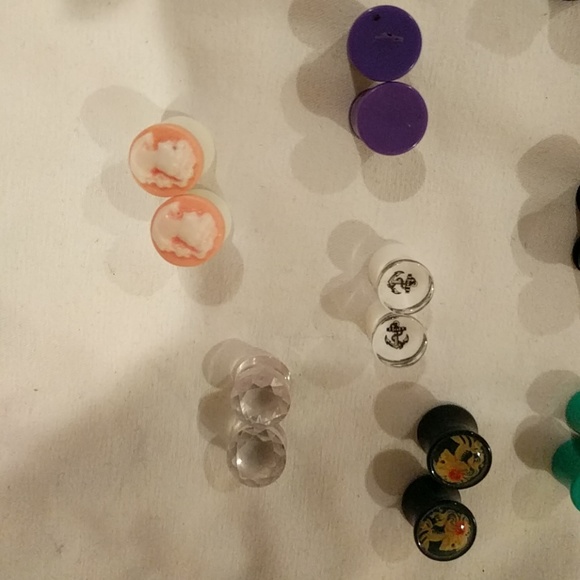 00 gauges - Picture 2 of 3